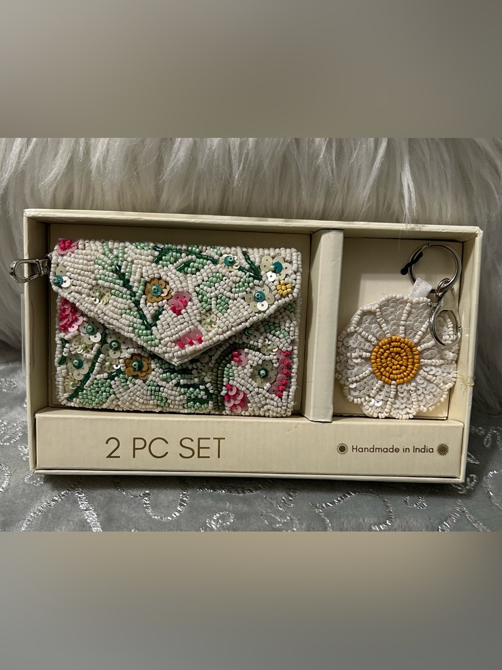 NWT Sol and Mer Hand-Embellished Set White Beaded Floral Clutch and Coin Purse
